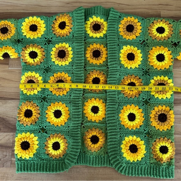 Handmade Green Sunflower Crochet Cardigan - Picture 6 of 8